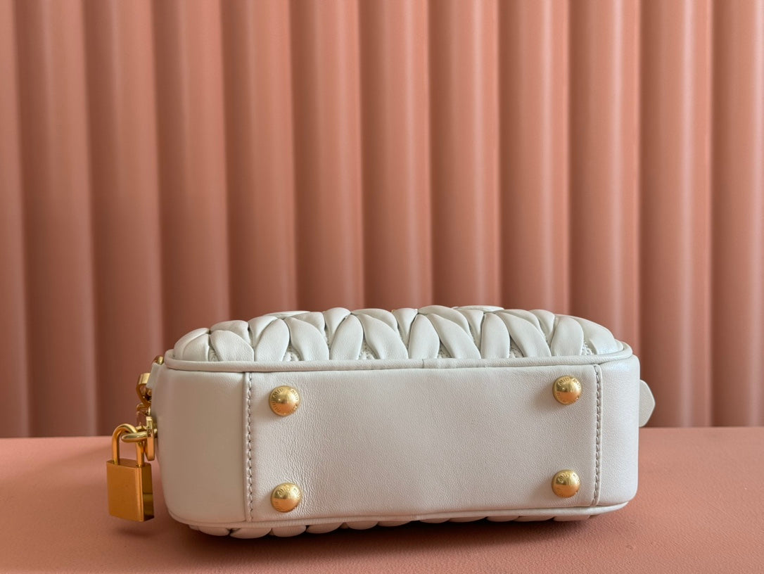 Arcadie Matelassé Bag 19 in White Lambskin Gold Hardware