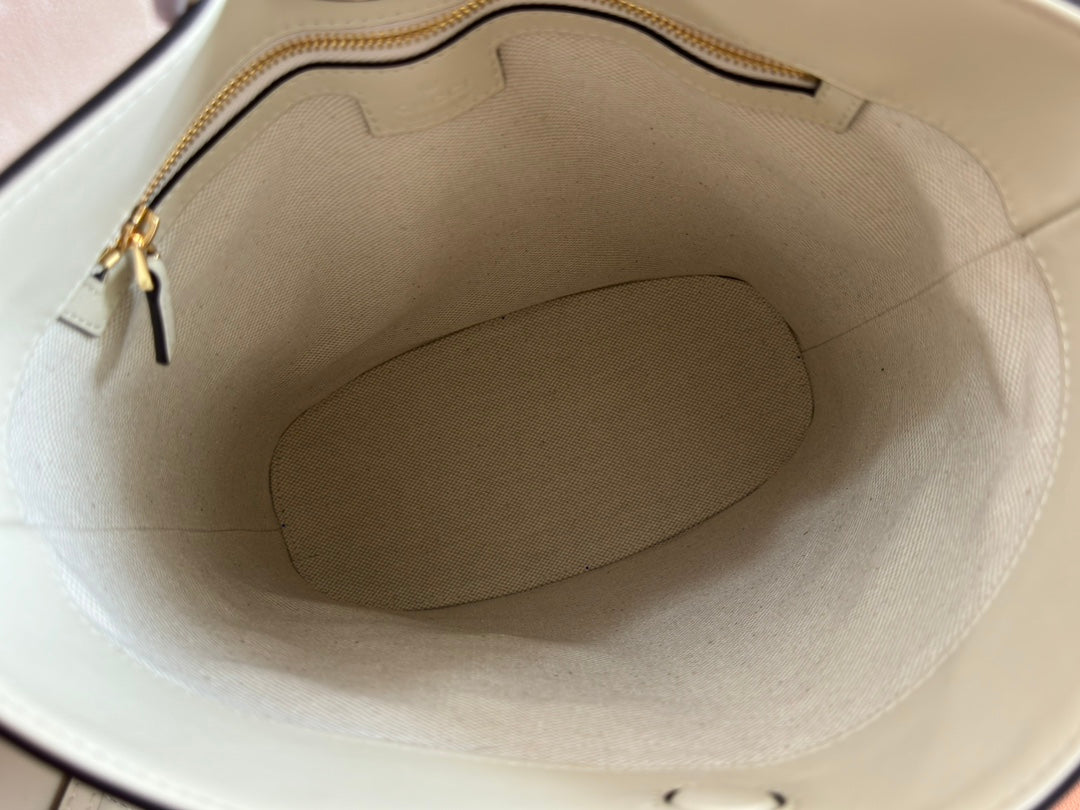 Gucci 73 Medium Bucket Bag 27.5 in Off White Smooth Calfskin