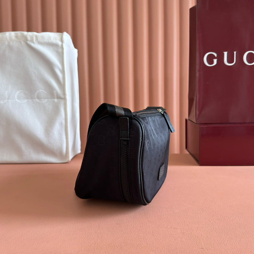 Gucci Bike Bag Hipack 27 in Black Fabric