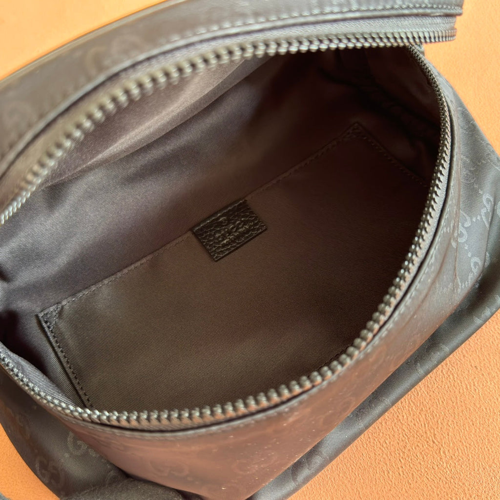 Gucci Bike Bag Hipack 27 in Black Fabric