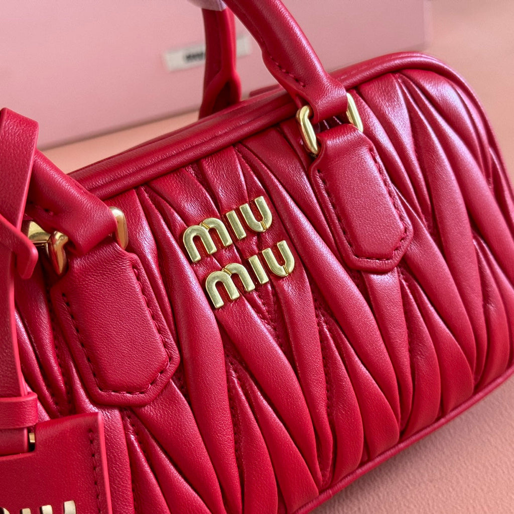 Arcadie Mini Bag 19 Vermelho in Matelassé Nappa Leather