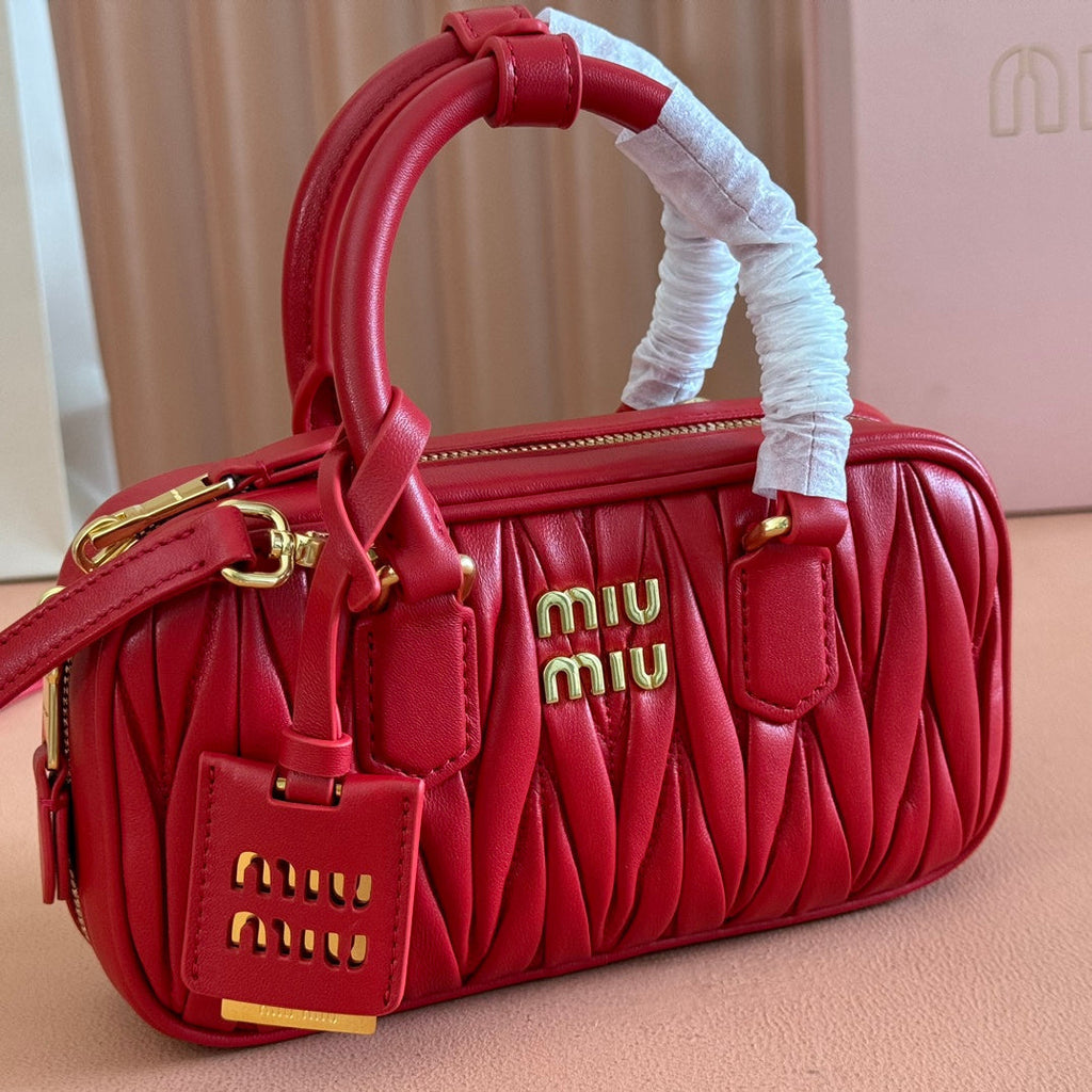 Arcadie Mini Bag 19 Vermelho in Matelassé Nappa Leather