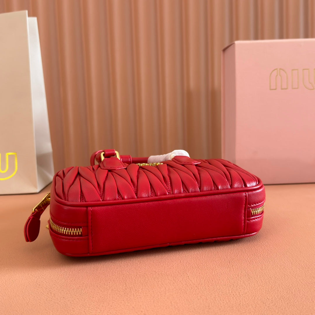 Arcadie Mini Bag 19 Vermelho in Matelassé Nappa Leather