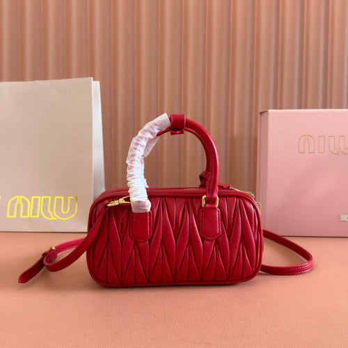Arcadie Mini Bag 19 Vermelho in Matelassé Nappa Leather