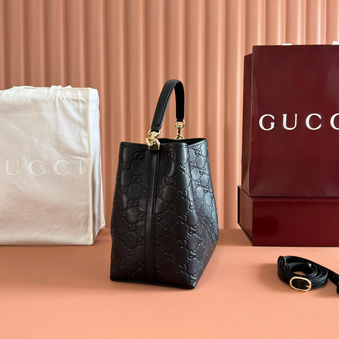 Gucci 26S Hand Bag 25 in Black Calfskin with Monogram Pattern