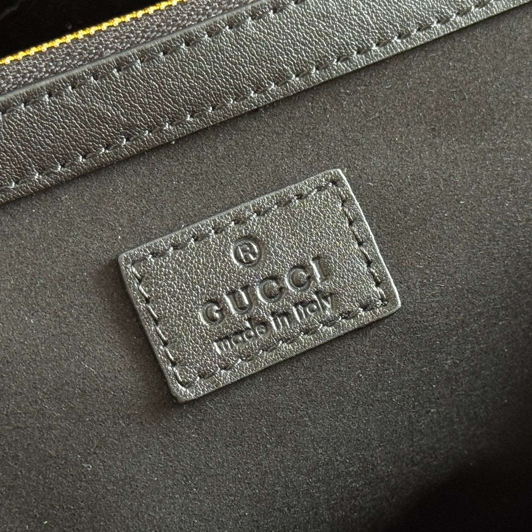 Gucci 26S Hand Bag 25 in Black Calfskin with Monogram Pattern