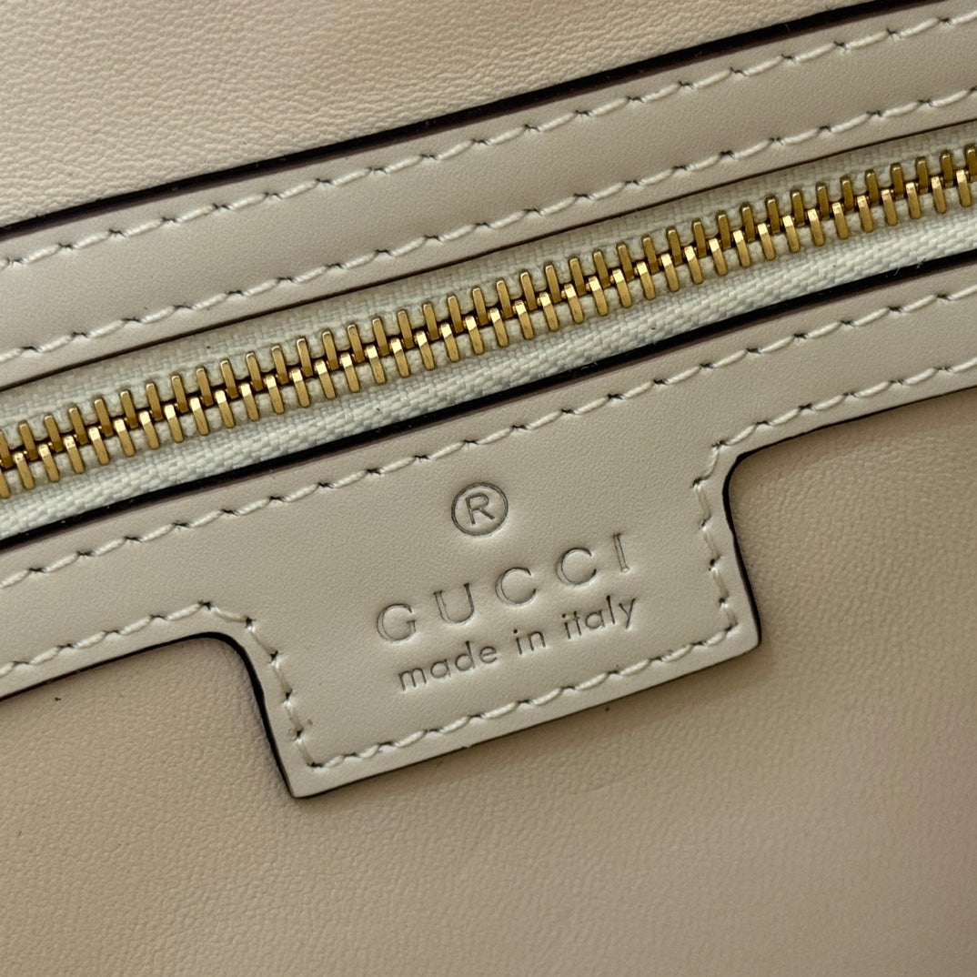 Gucci Jackie Small Shoulder Bag 27 in White Calfskin Gold Hardware