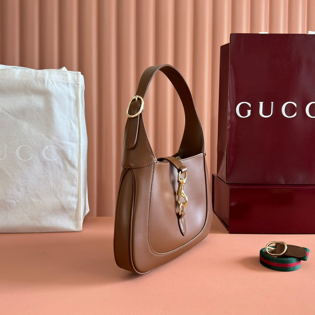 Gucci Jackie Small Shoulder Bag 27 in Tawny Brown Calfskin Gold Hardware
