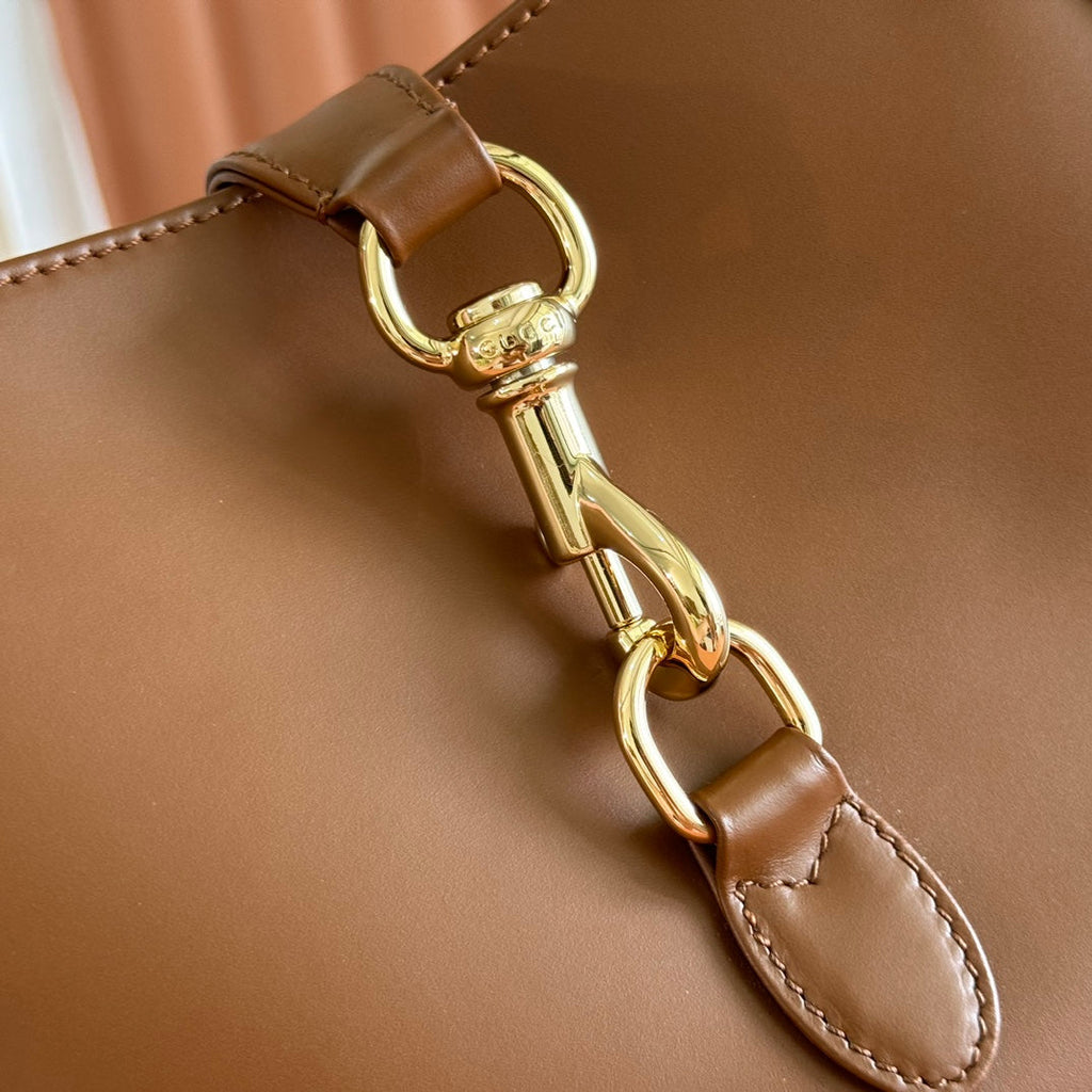 Gucci Jackie Small Shoulder Bag 27 in Tawny Brown Calfskin Gold Hardware
