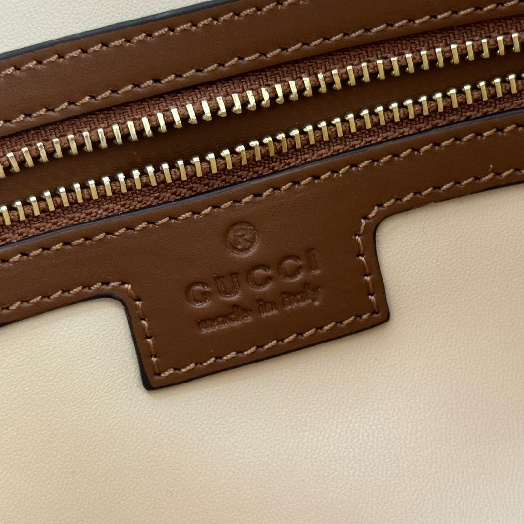 Gucci Jackie Small Shoulder Bag 27 in Tawny Brown Calfskin Gold Hardware
