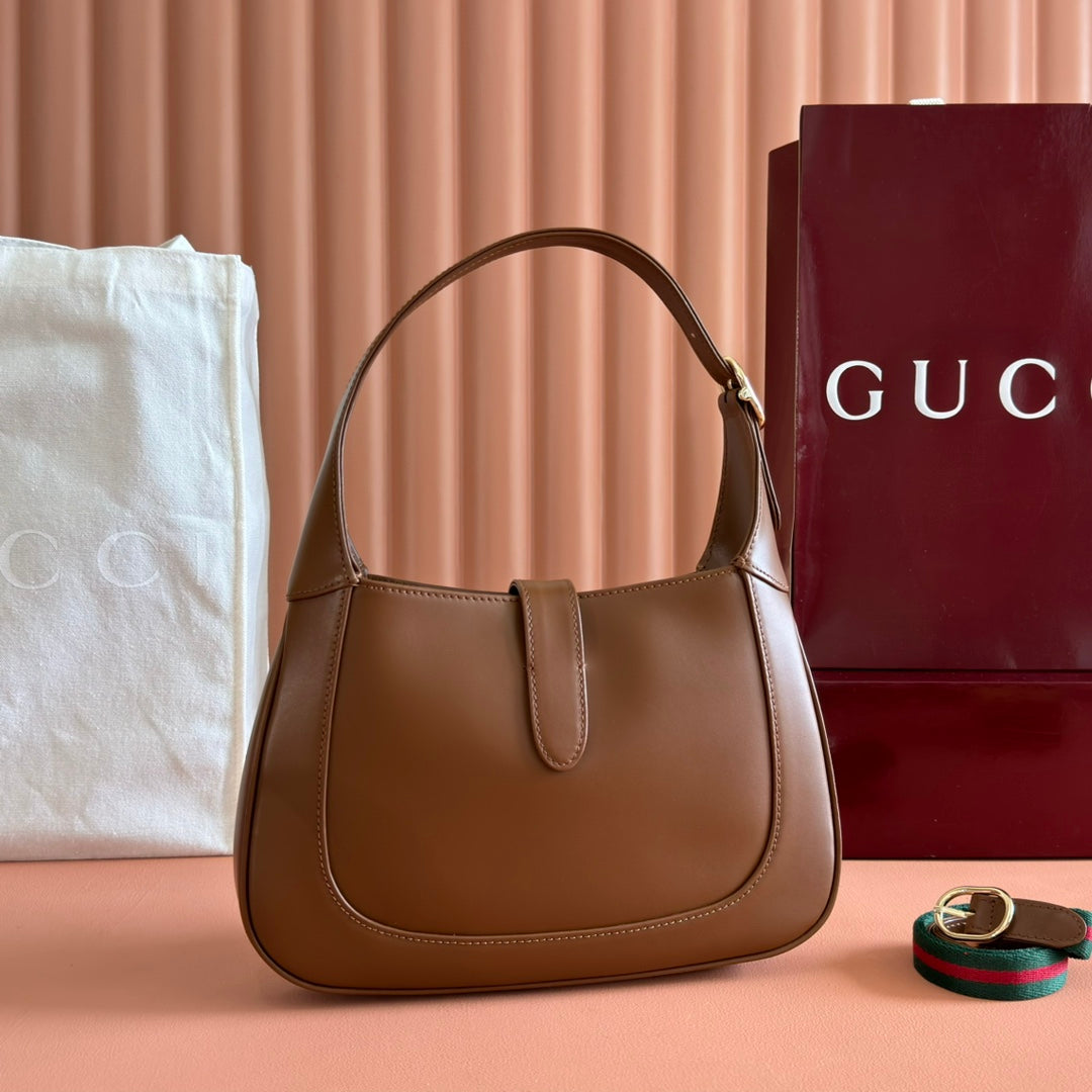 Gucci Jackie Small Shoulder Bag 27 in Tawny Brown Calfskin Gold Hardware