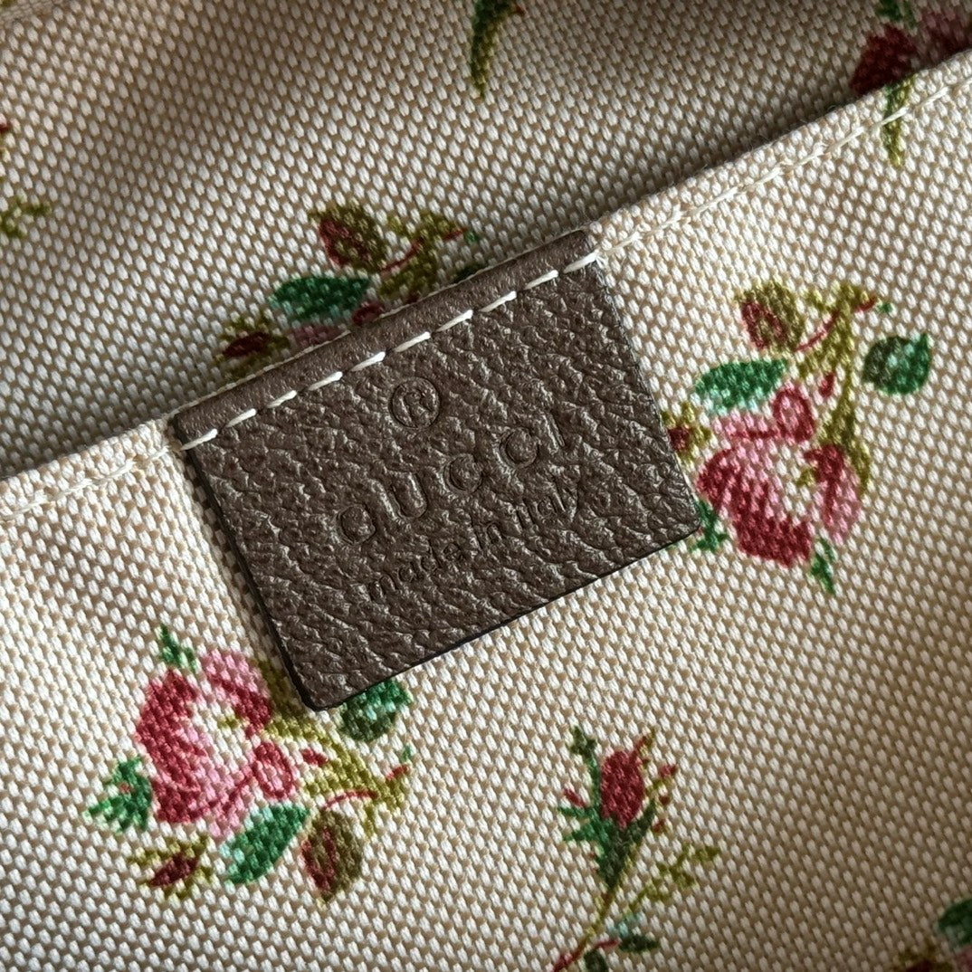 Gucci Neo Vintage Supreme Tiger Head Crossbody Bag 24 in Canvas