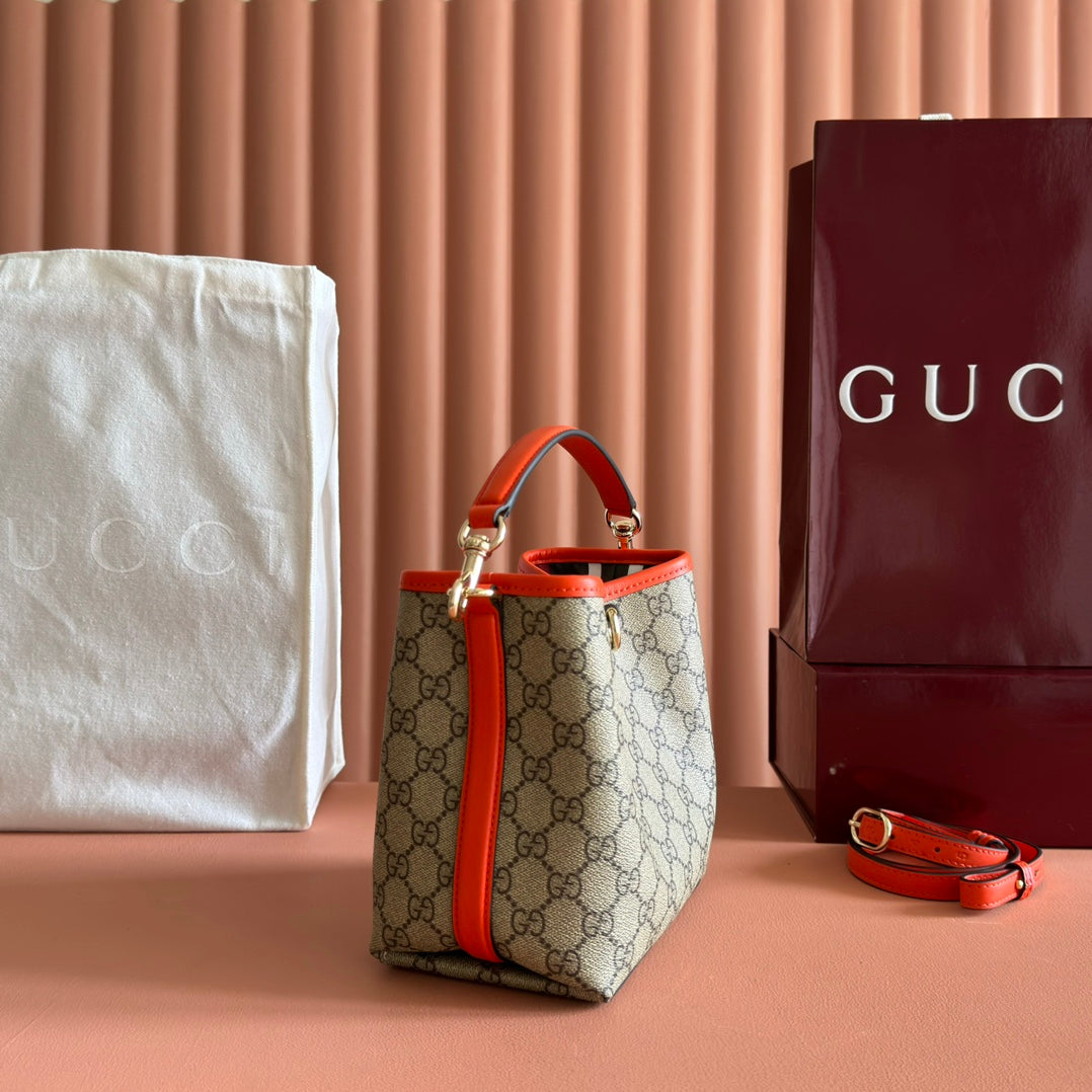 Gucci 25S Emblem Mini Bag 19 in Beige and Black Calfskin