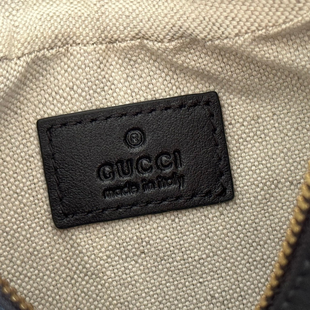 Gucci 26S Attache Shoulder Bag 23 in Black Calfskin