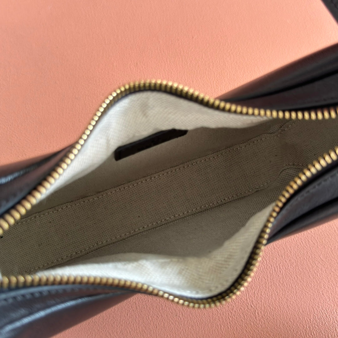 Gucci 26S Attache Shoulder Bag 23 in Black Calfskin