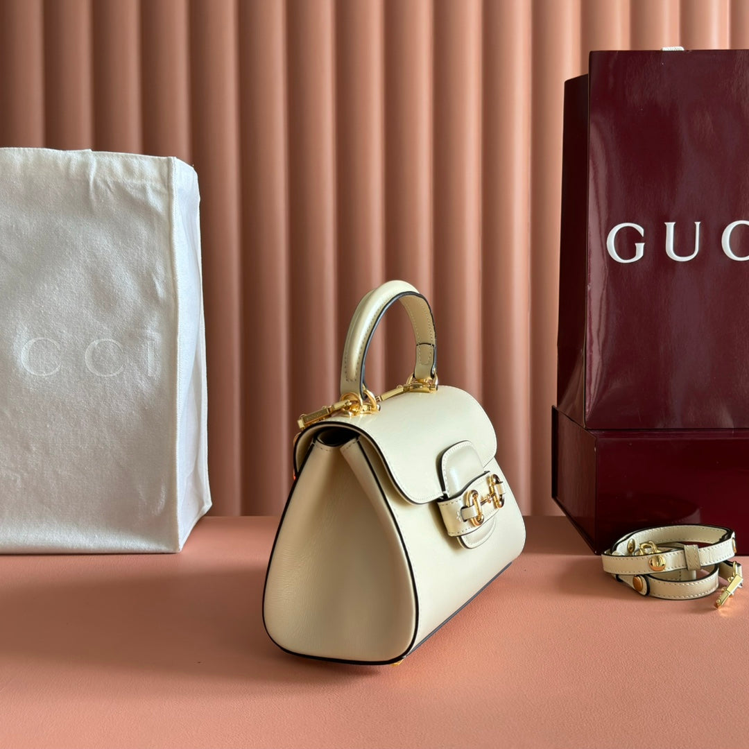 Gucci 25S Horsebit 1955 Medium Shoulder Bag 22 cm in Cream White Calfskin with Gold Hardware