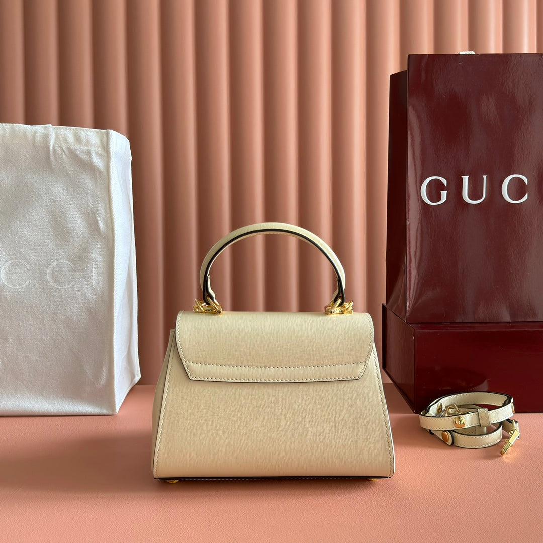 Gucci 25S Horsebit 1955 Medium Shoulder Bag 22 cm in Cream White Calfskin with Gold Hardware