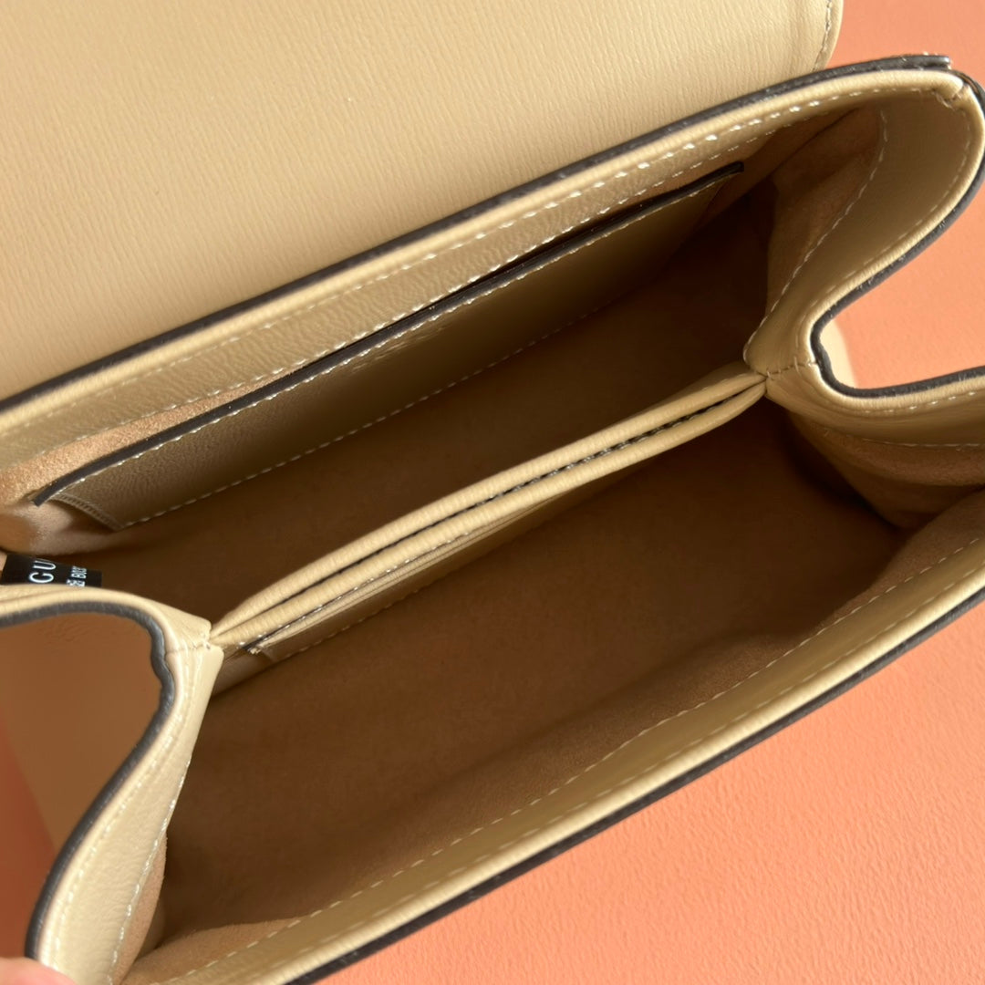 Gucci 25S Horsebit 1955 Medium Shoulder Bag 29 cm in Beige Monogram Calfskin with Gold Hardware