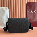 Gucci 25S Supreme Messenger Bag 26 cm in Black Calfskin