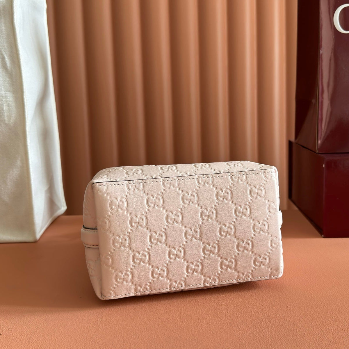 Gucci 26S Hand Bag 19 in Light Pink Calfskin with Monogram Pattern
