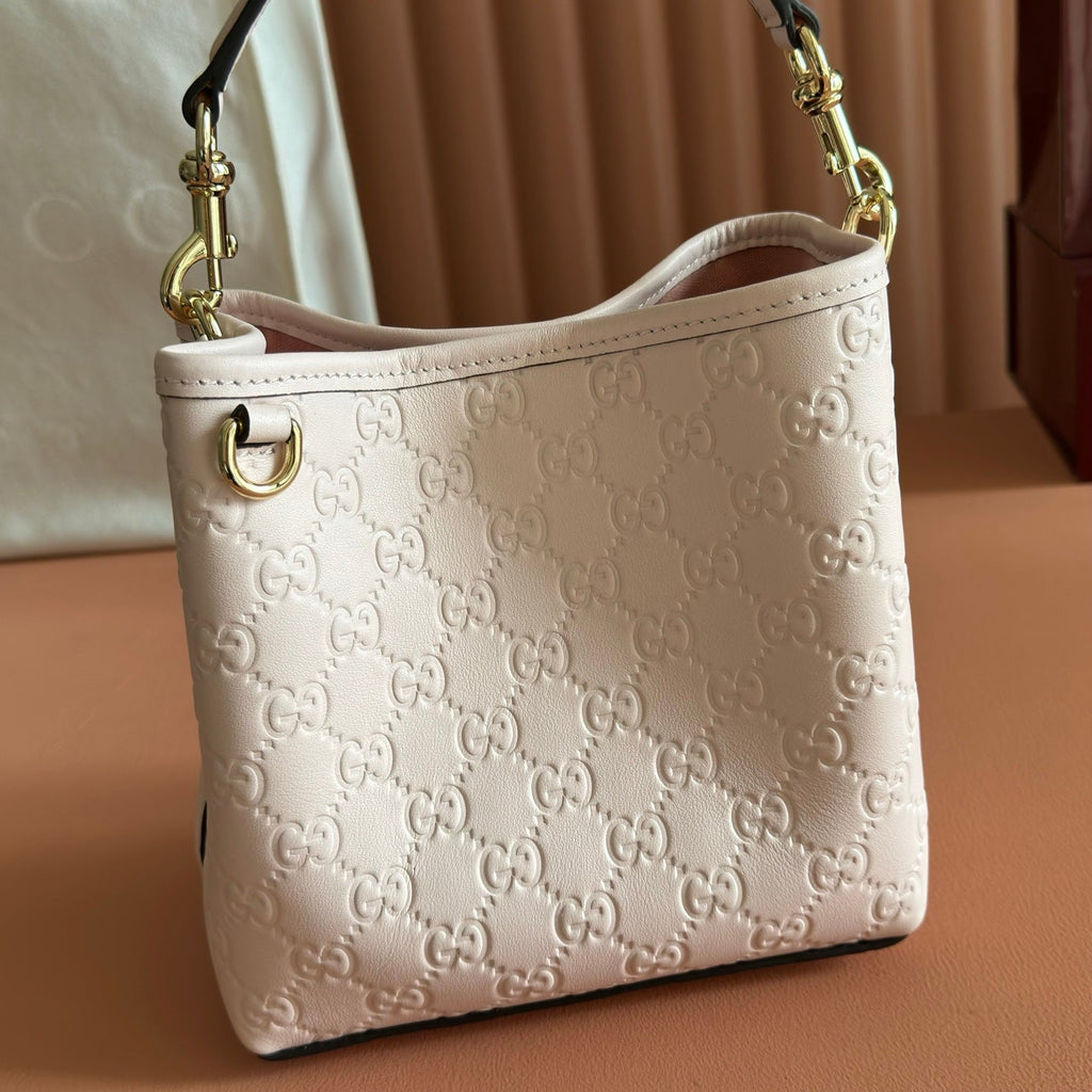 Gucci 26S Hand Bag 19 in Light Pink Calfskin with Monogram Pattern