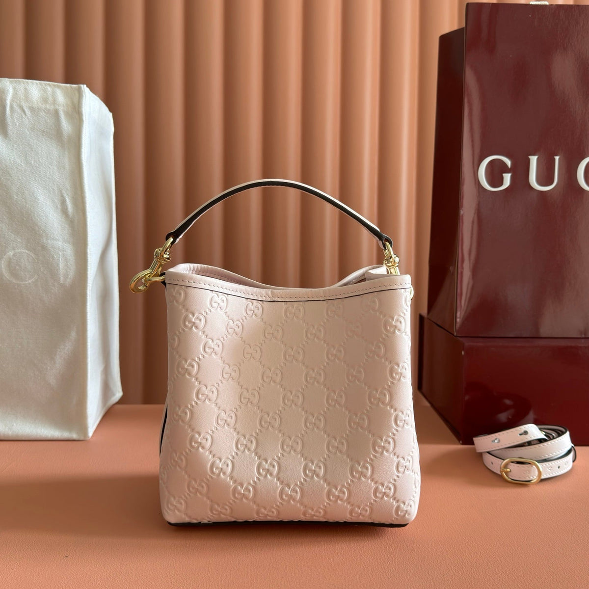 Gucci 26S Hand Bag 19 in Light Pink Calfskin with Monogram Pattern