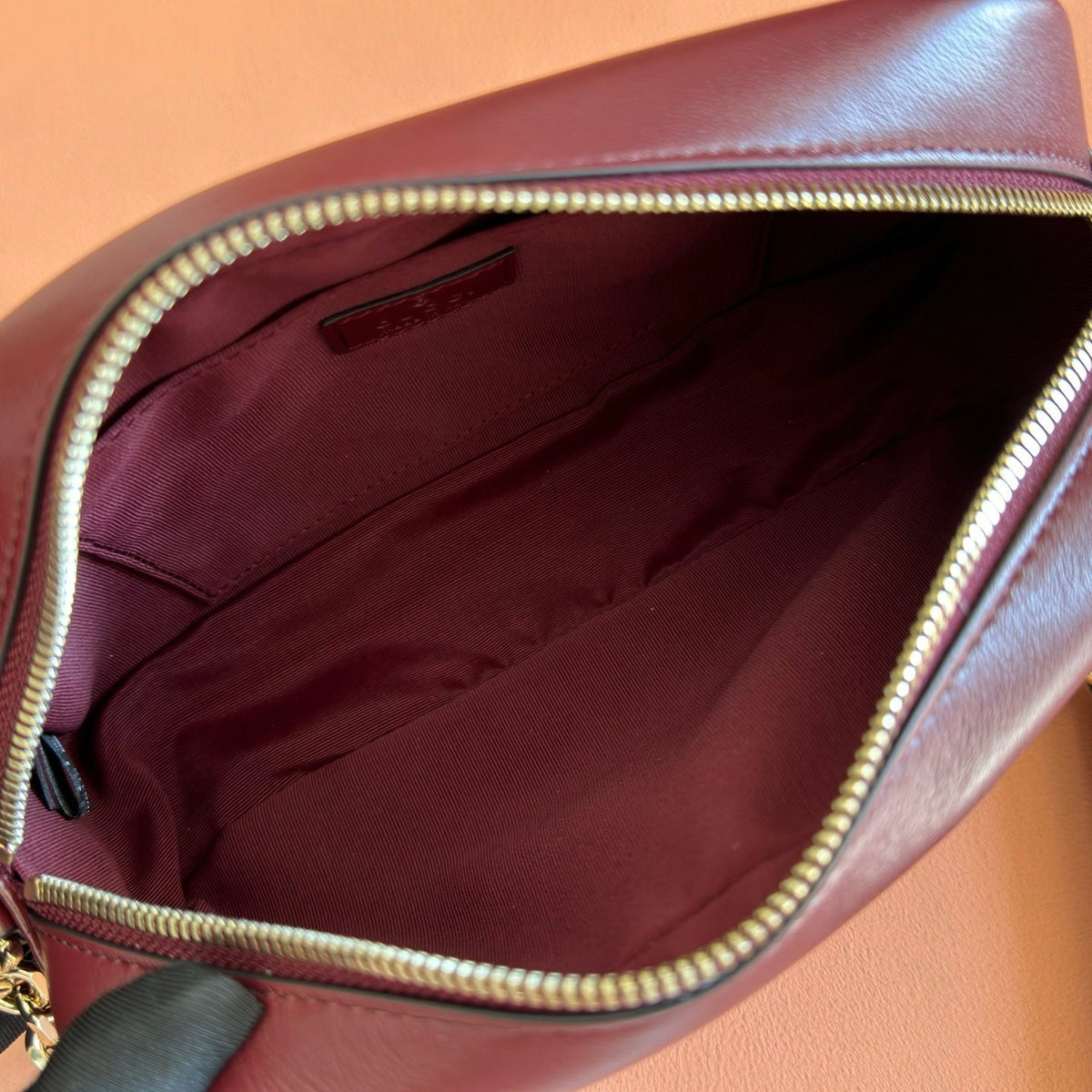 Gucci 26S Marmont Shoulder Bag 24 in Dark Red Calfskin