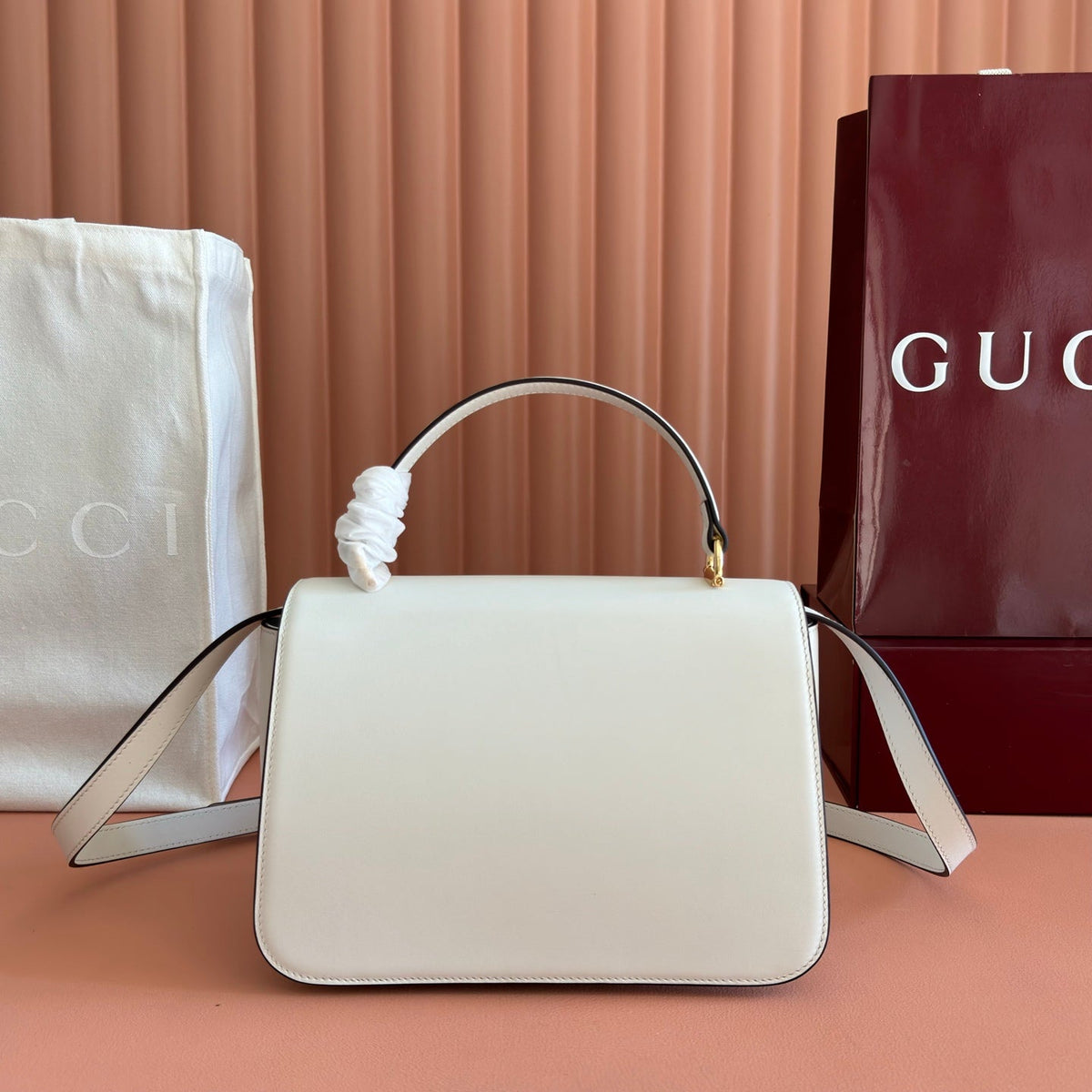 Gucci 26S Siena Top Handle Bag 25 in White Calfskin