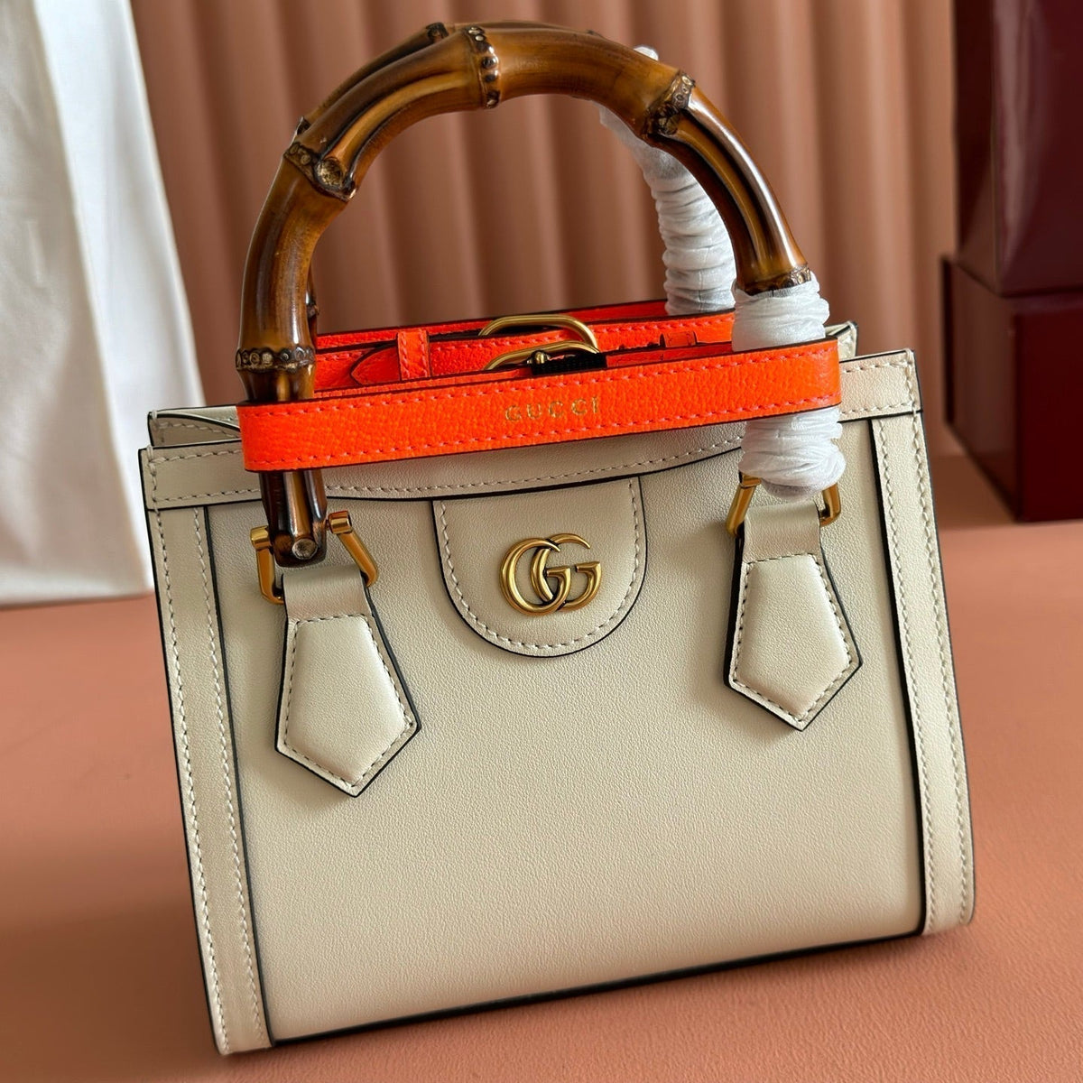 Gucci 26S Diana Tote Bag 20 in Cream White Calfskin