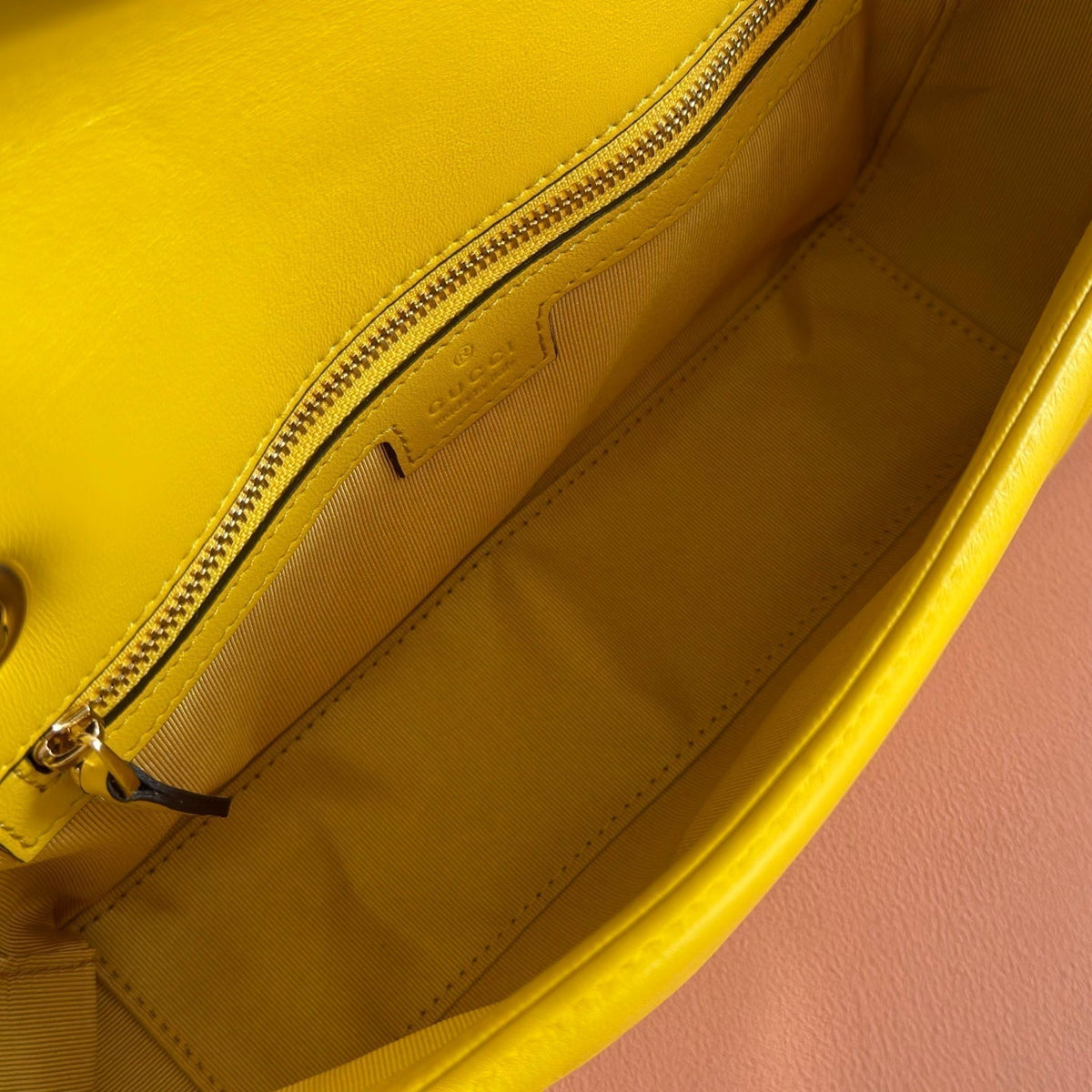 Gucci 26S Marmont Bag 26 in Yellow Lambskin