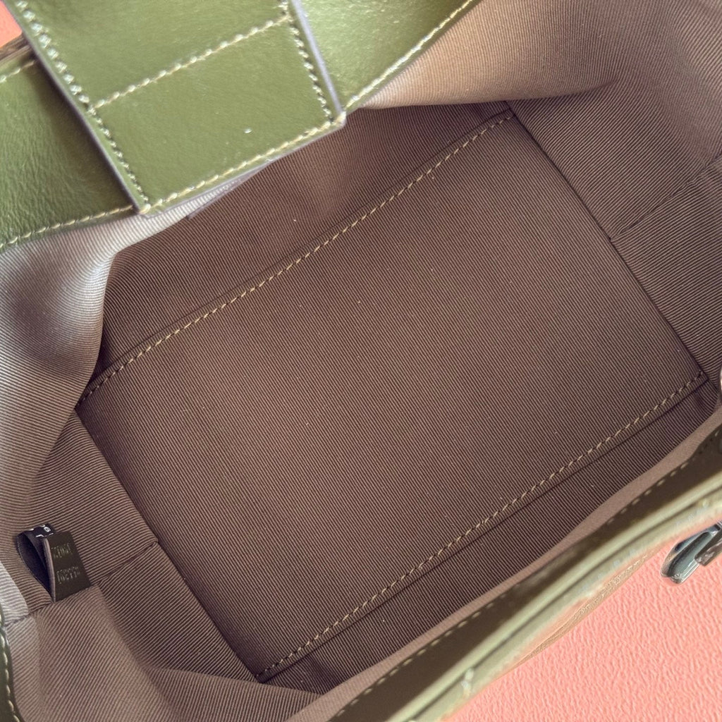 Gucci 26S Marmont Tote Bag 17 in Moss Green Calfskin