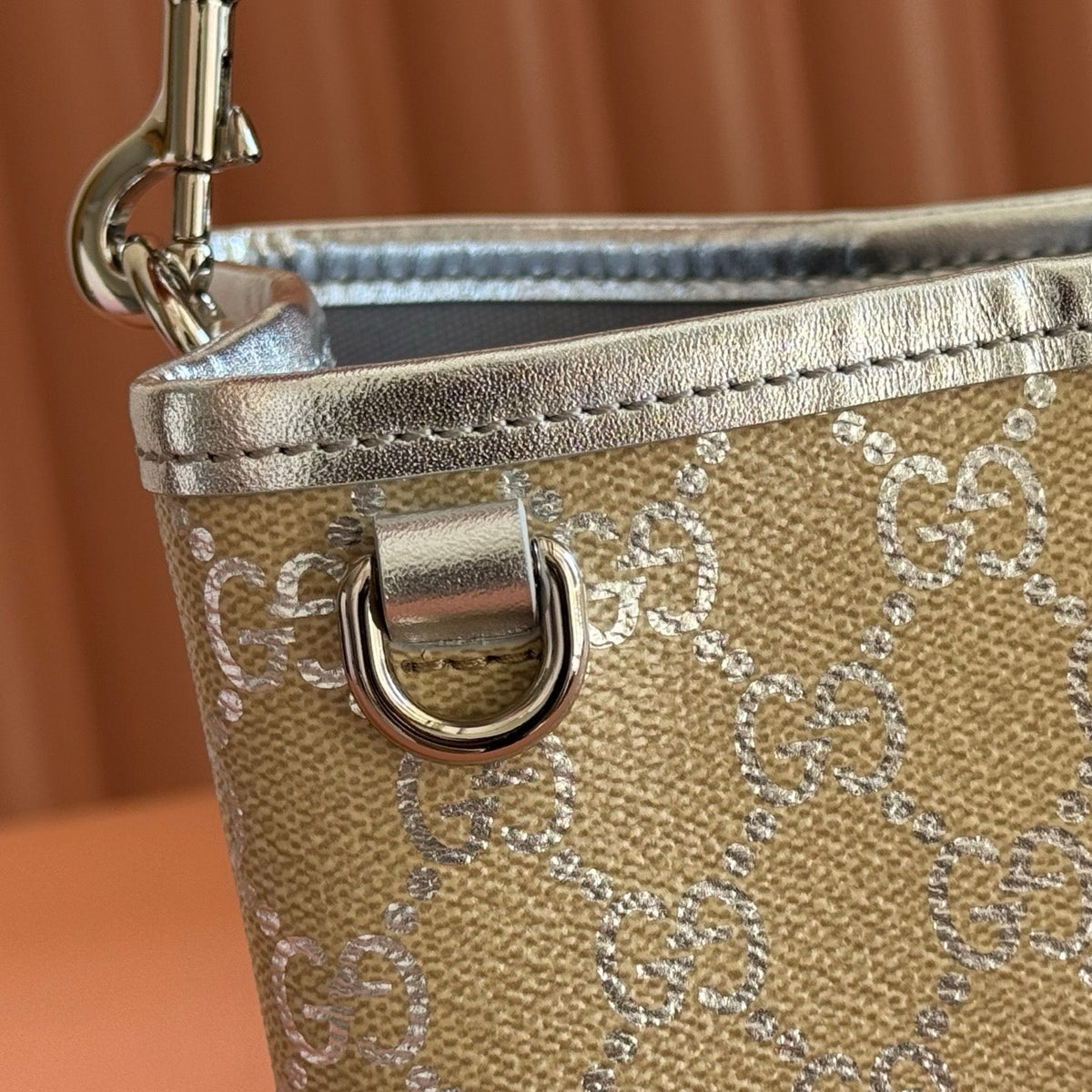 Gucci 26S Emblem Bucket Bag 19 in Beige and Silver Canvas