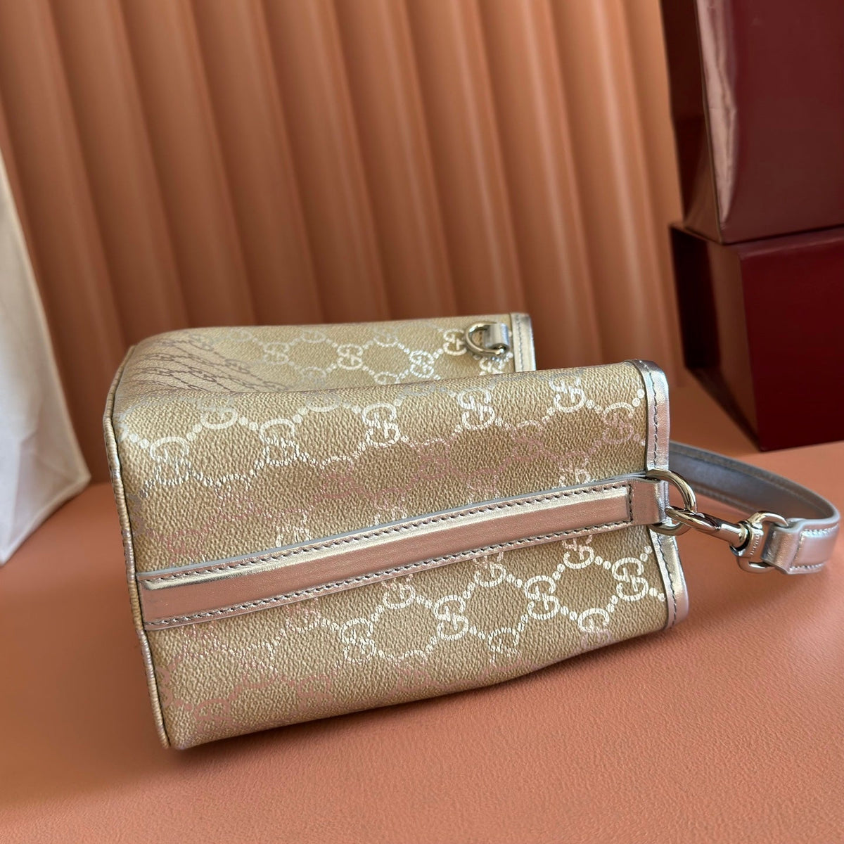 Gucci 26S Emblem Bucket Bag 19 in Beige and Silver Canvas