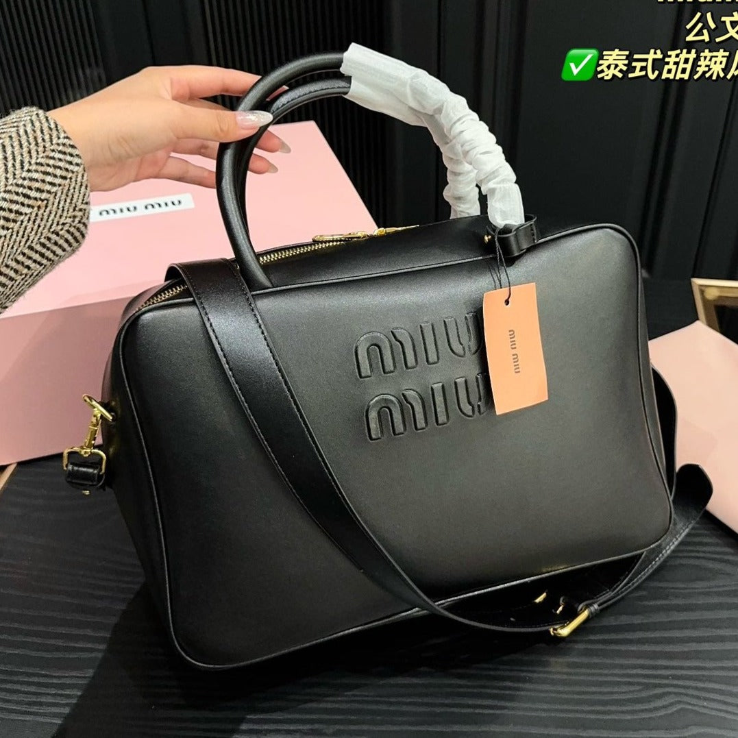 Beau Bag 34 in Black Calfskin