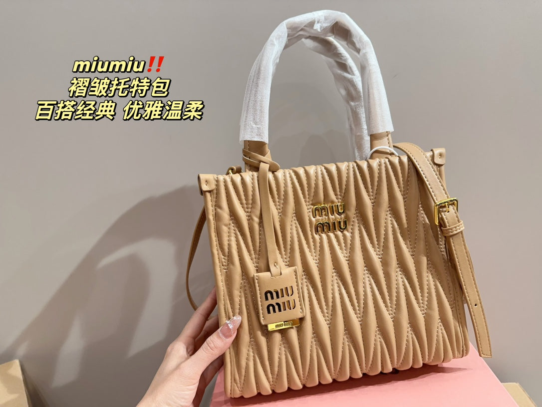 Hobo 24 Bag in Beige Cream Lambskin