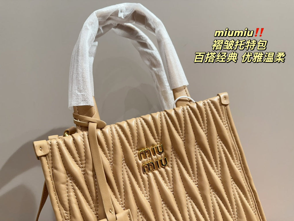 Hobo 24 Bag in Beige Cream Lambskin