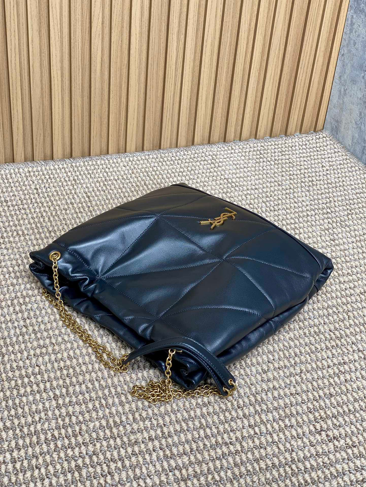 Saint Laurent Drawstring Chain Strap Shoulder Bag 39 in Black Quilted Calfskin