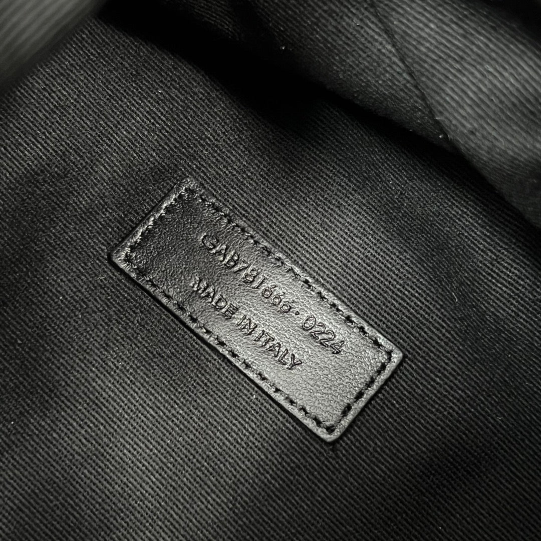 Saint Laurent Jamie Pochon 38 in Black Lambskin Gold Hardware Bag