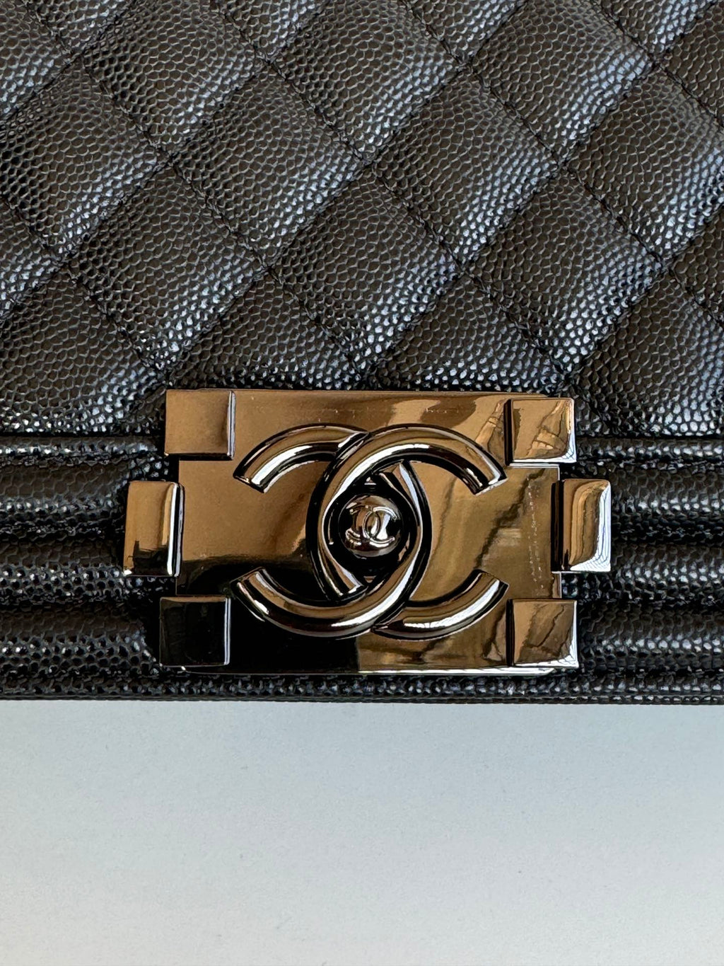 Chanel Boy 25S 25 cm in Black Lambskin Bag