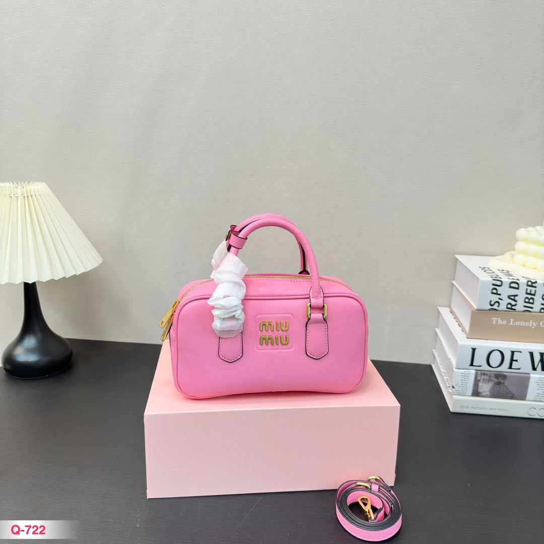 Arcadie 22 Bag in Light Pink Calfskin