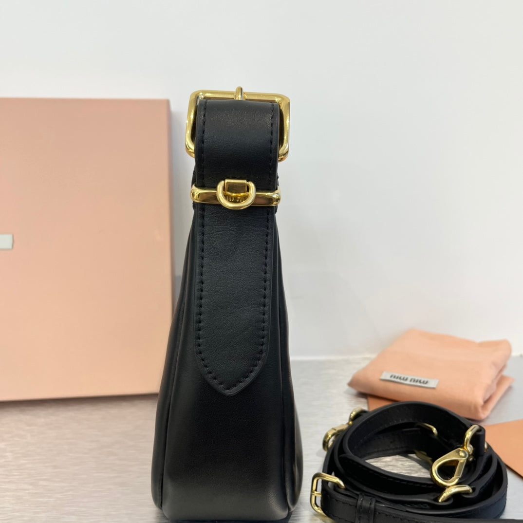 Hobo 20 Bag in Black Calfskin