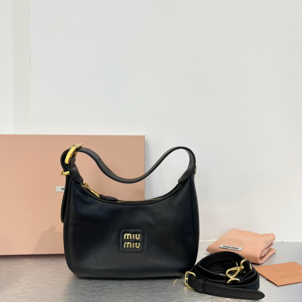 Hobo 20 Bag in Black Calfskin