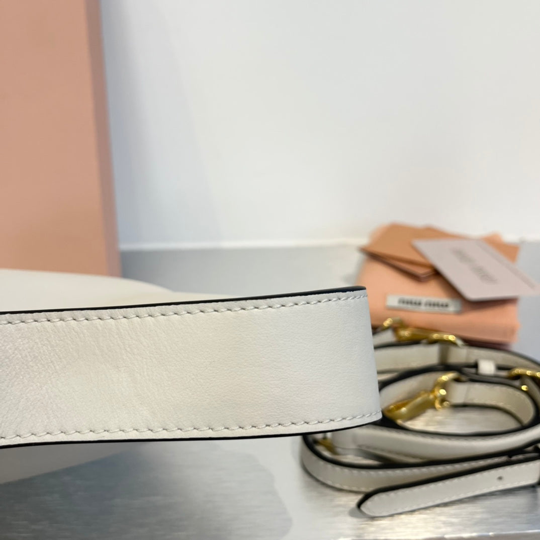 Hobo 20 Bag in White Calfskin