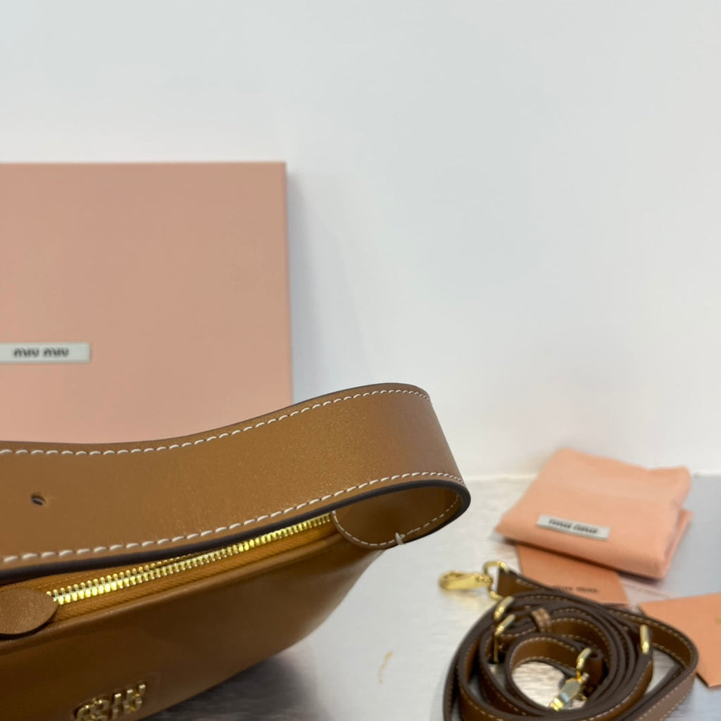 Hobo 20 Bag in Caramel Brown Calfskin