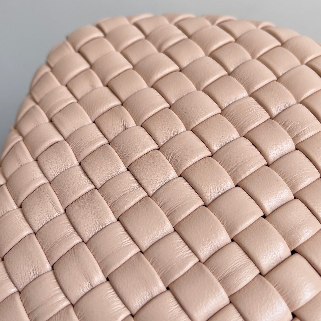 Bottega Veneta Classic Knot 20 in Lotus Lambskin Bag