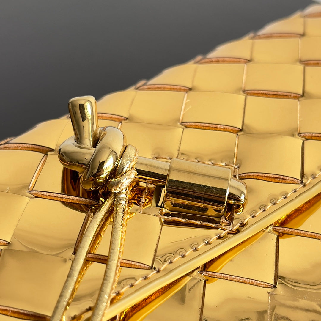 Bottega Veneta Andiamo Bag 19 in Golden Calfskin