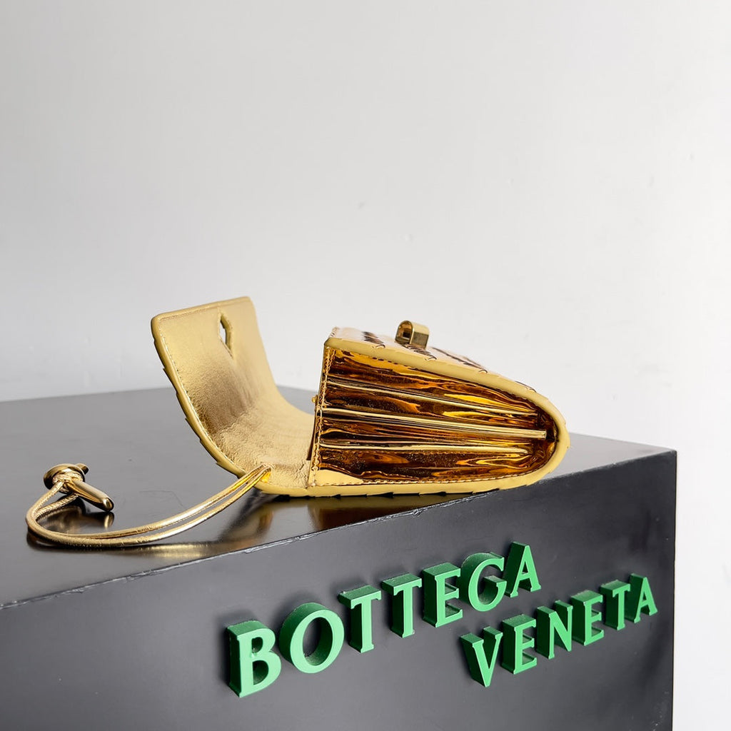 Bottega Veneta Andiamo Bag 19 in Golden Calfskin