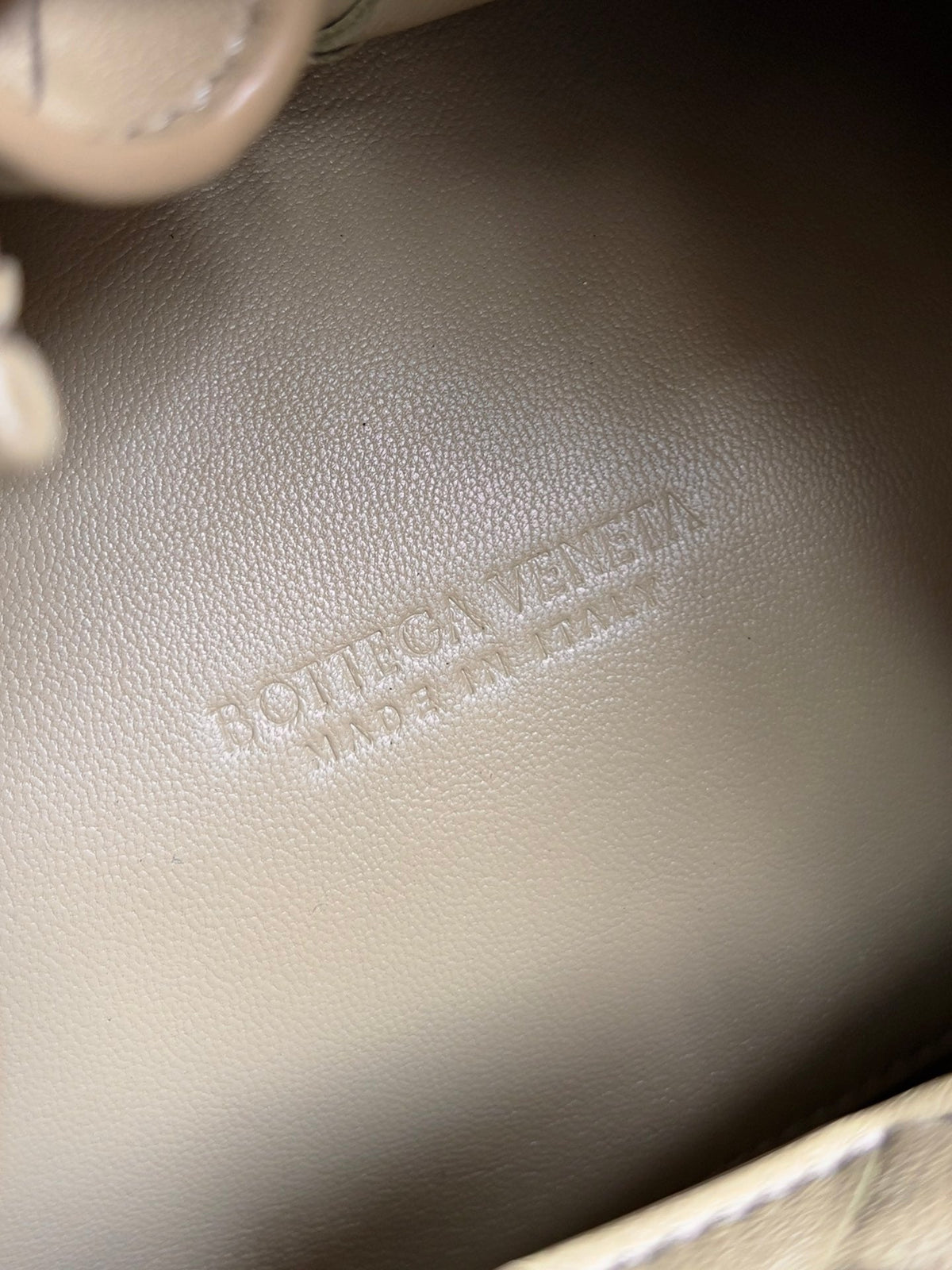 Bottega Veneta Bv Small Parachute 21 Light Olive Lambskin Ghw Bag