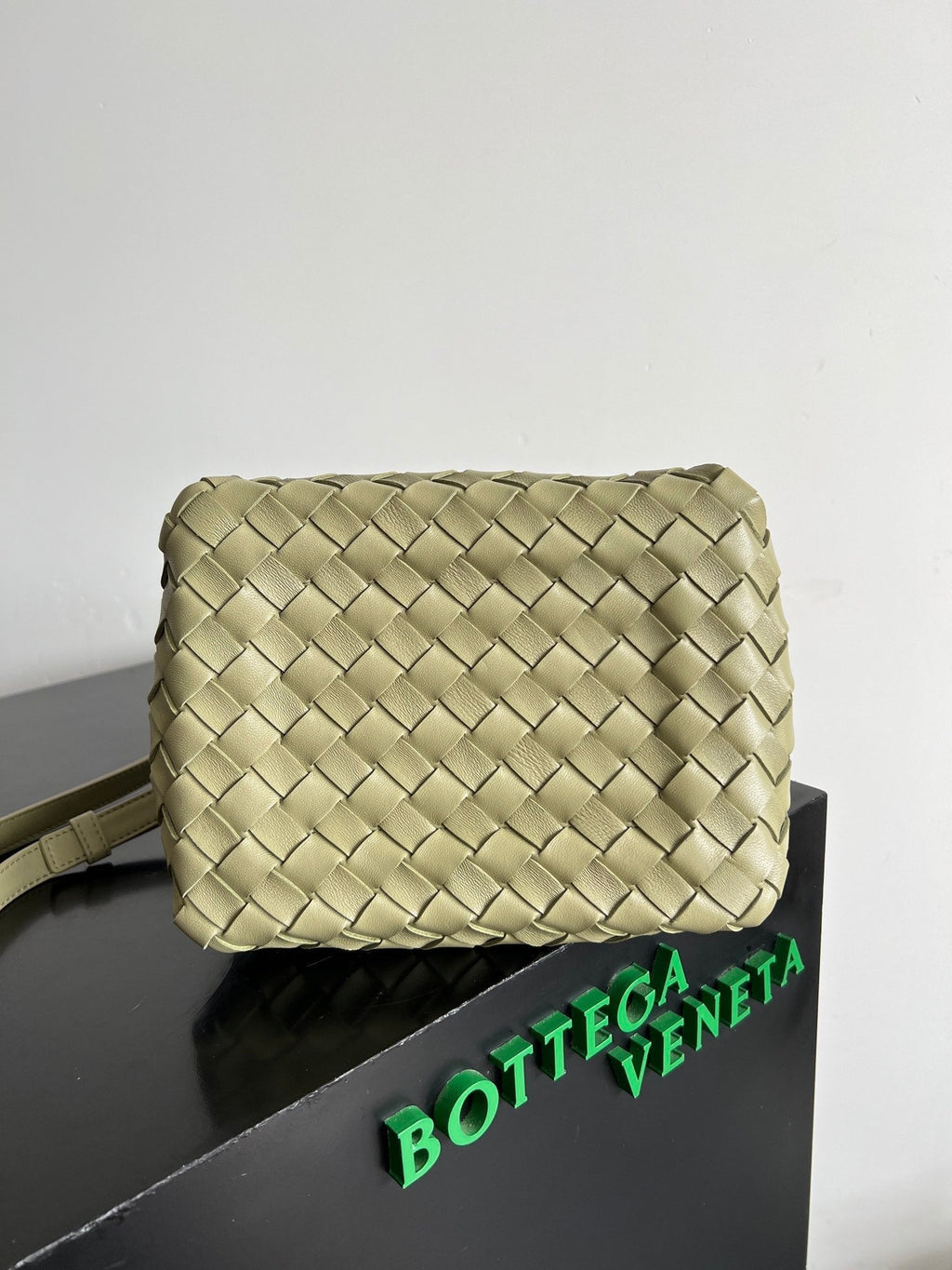 Bottega Veneta Bv Small Parachute 21 Light Olive Lambskin Ghw Bag