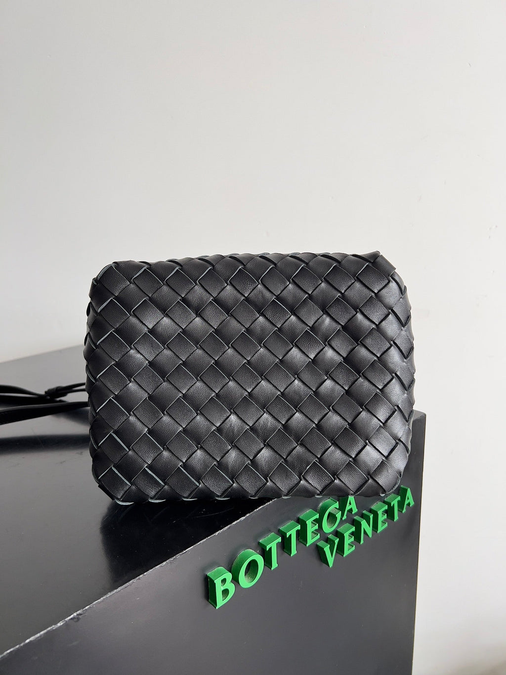 Bottega Veneta Bv Small Parachute 21 Black Lambskin Ghw Bag